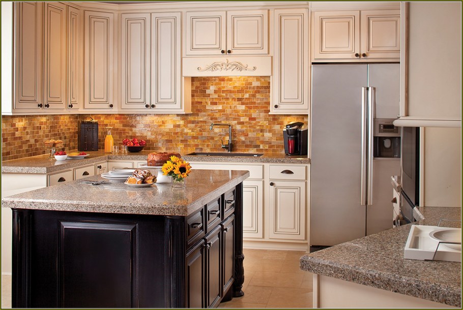 Белый мрамор Каррара на кухне