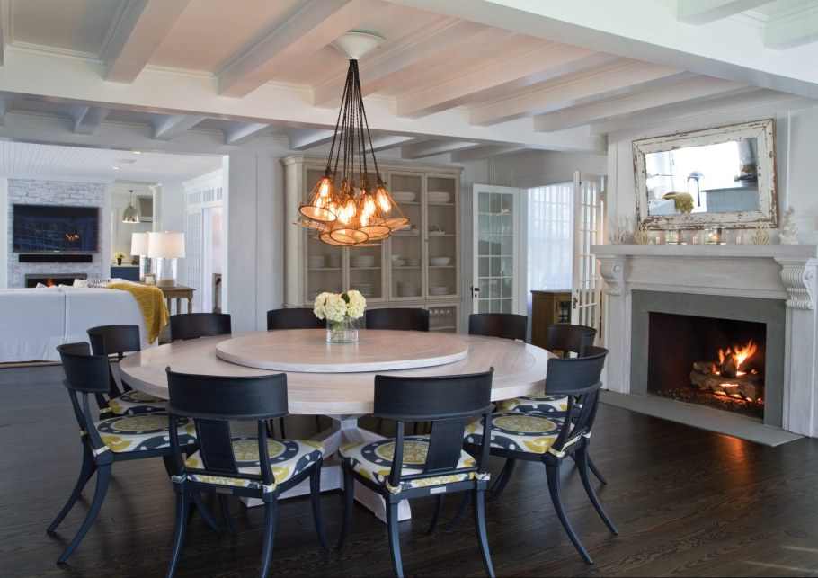 Кухня гостиная с большим столом