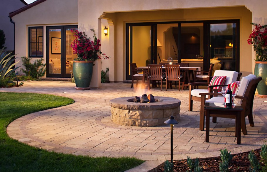 Патио в ландшафте