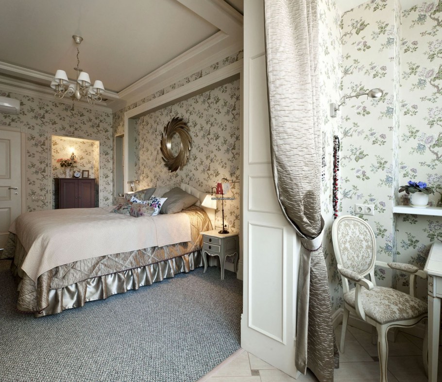 Яркая спальня с будуаром