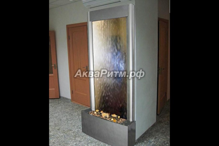 Декоративный водопад по стеклу