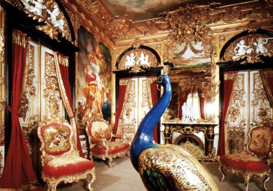 Asnaghi Interiors столик Tulipano