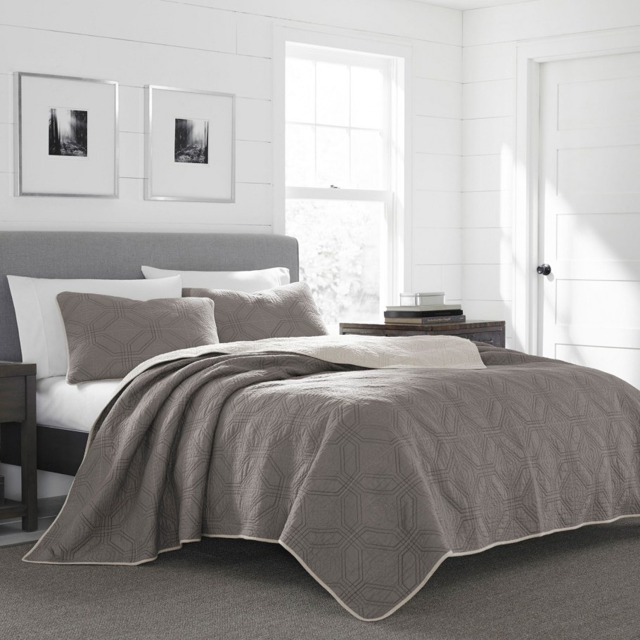 Серая спальня Хай тек