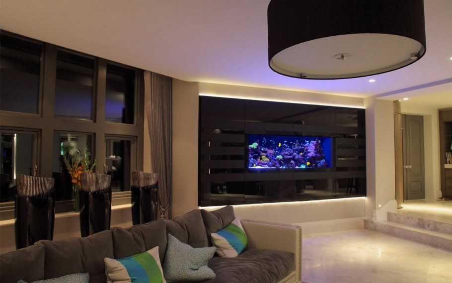 Стенка с аквариумом и телевизором