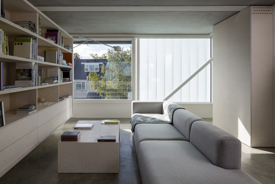 Slip House Карл Тернер