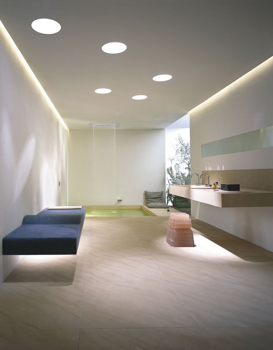 Точечное освещение в комнате