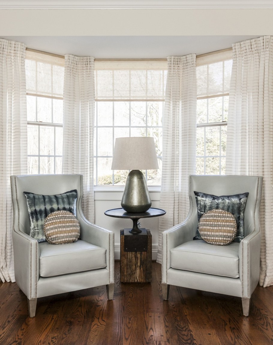 Эркер с креслами современный