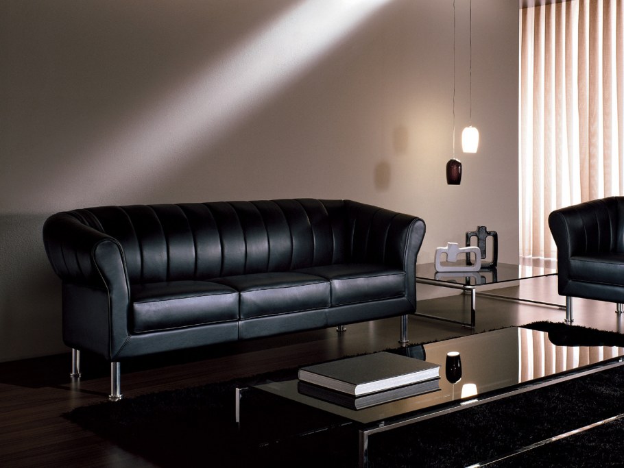 Домашний кабинет с диваном