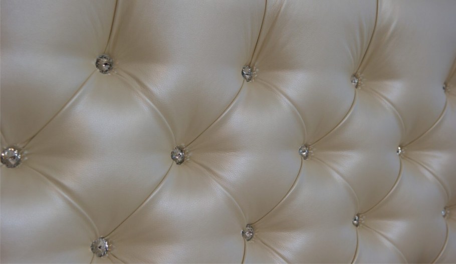 Мягкая кровать Беатриче 140 Pearl Shell со стразами