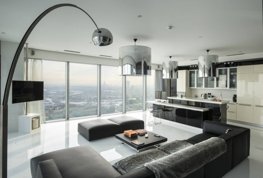 Кухня гостиная с панорамными окнами