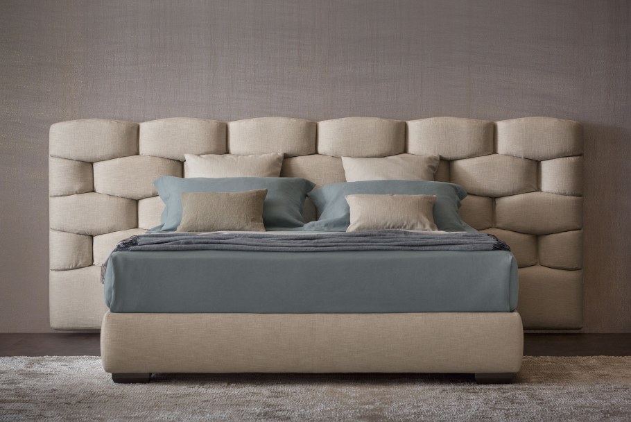 Темно синяя кровать