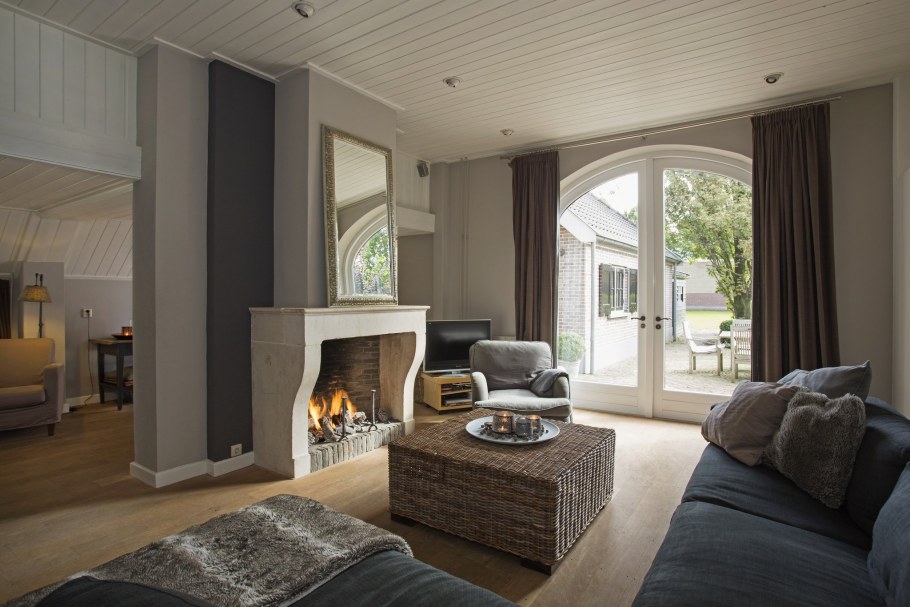 Камин в деревянном доме