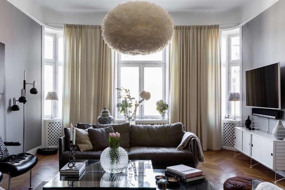 Белые шторы в гостиную своими руками.декор