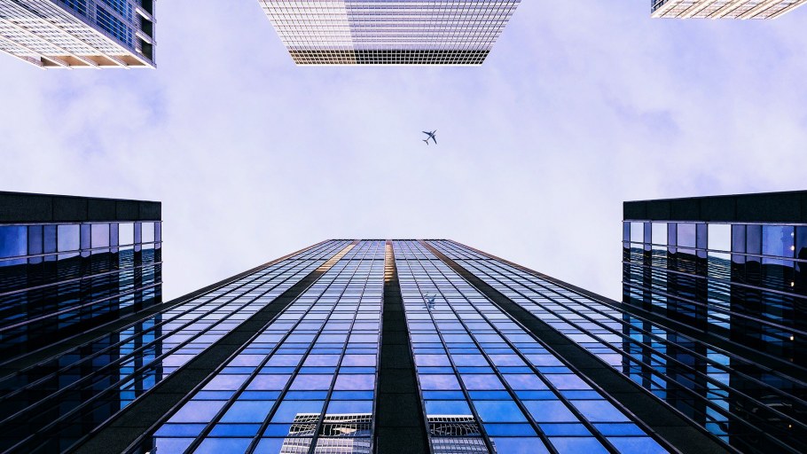 Стеклянное здание