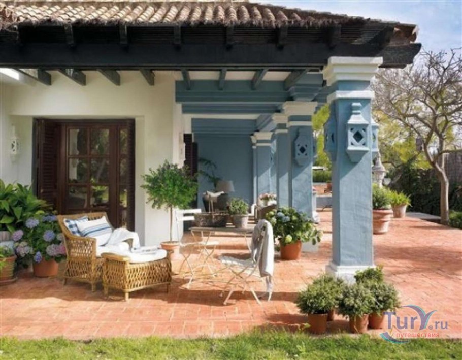 Деревенский дом в средиземноморском стиле фасад