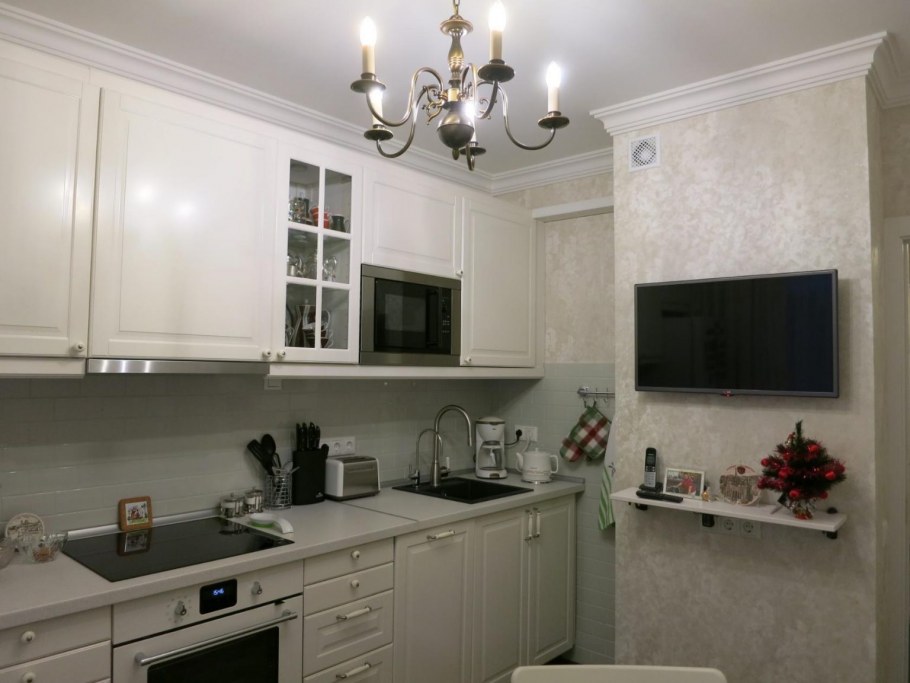 Светлая кухня 9 кв м