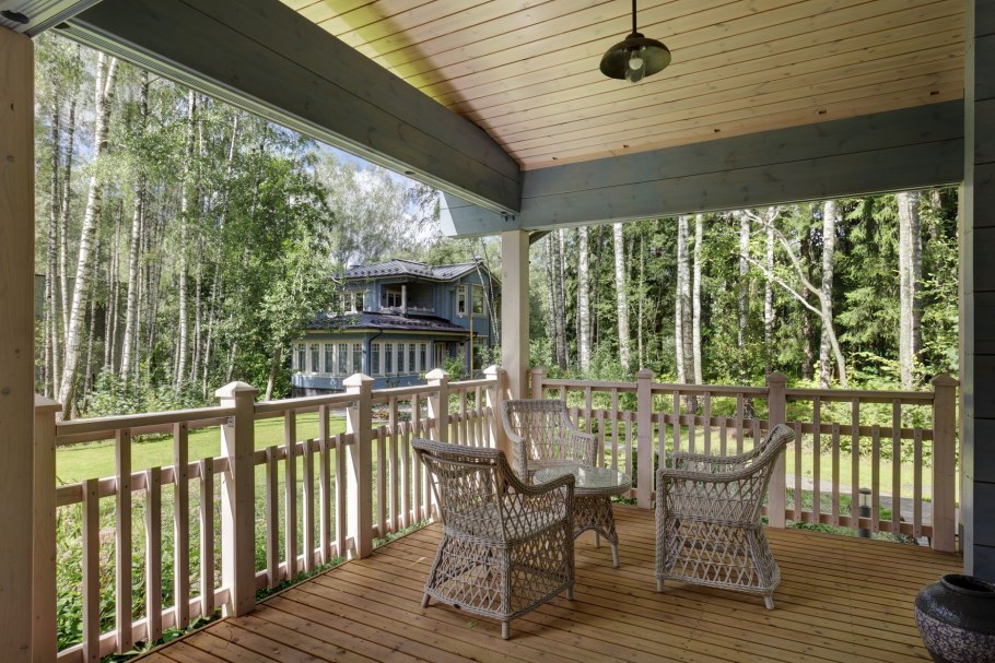 Дача в старинном стиле