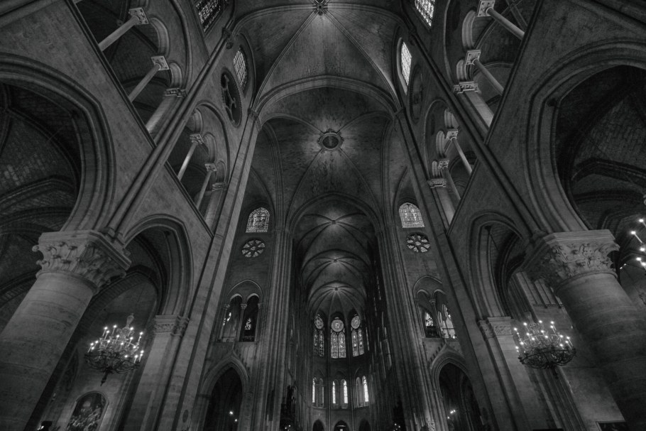 Готические стрельчатые окна Модерн