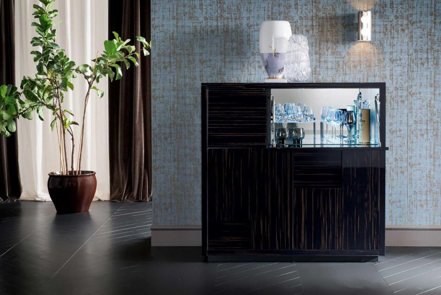 Шкаф в средиземноморском стиле