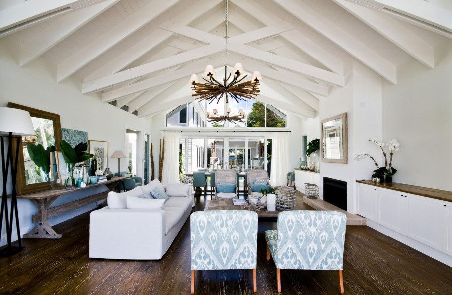 Одноэтажный дом с высокими потолками