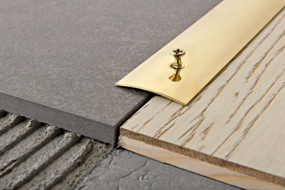 Стеновые панели с латунью