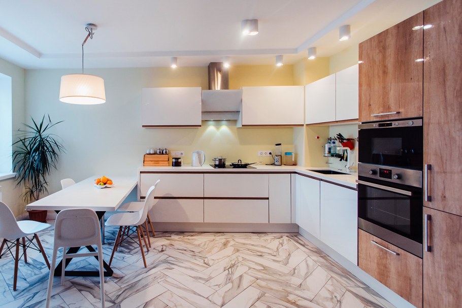 Кухня угловая белая