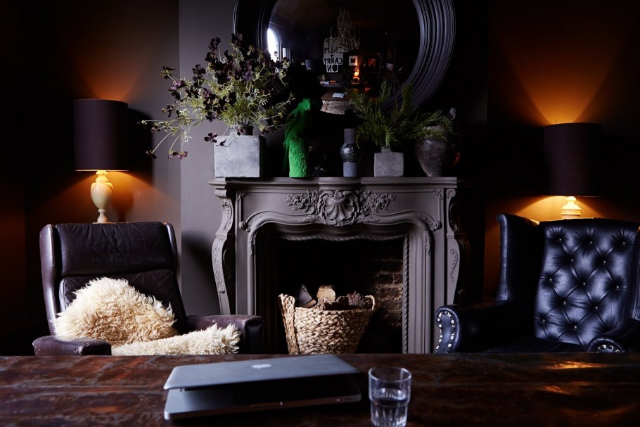 Уютная гостиная с камином