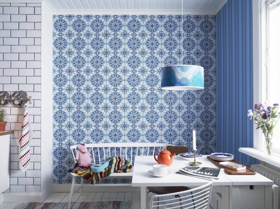 Обои компаньоны в интерьере кухни