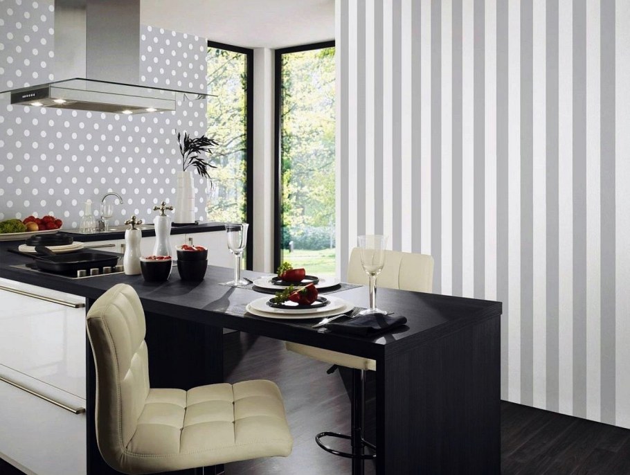 Варианты поклейки обоев на кухне