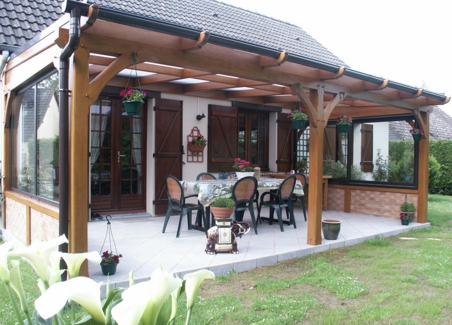 Терраса с навесом к дому