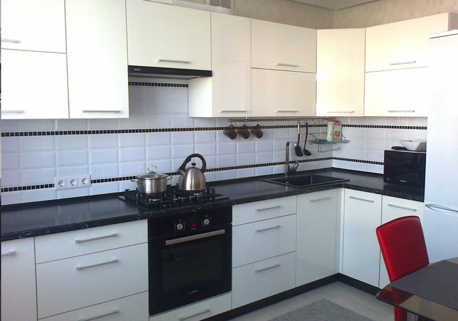 Бежевые кухни