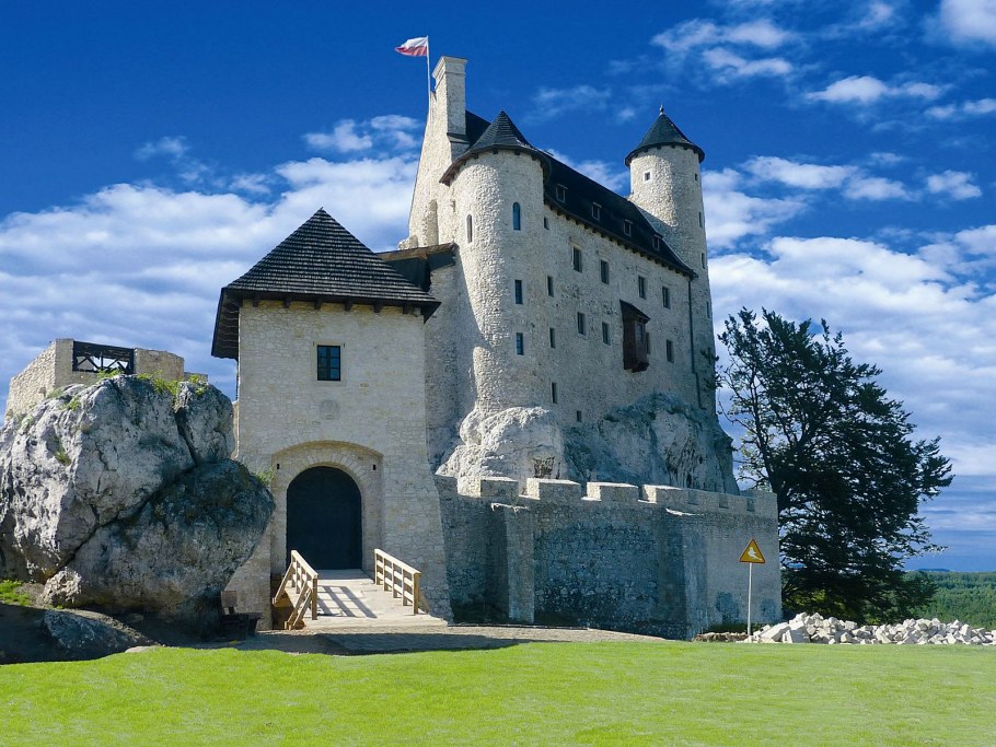 Замок Брезе Франция территория