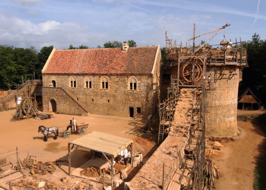 Замок белого лебедя