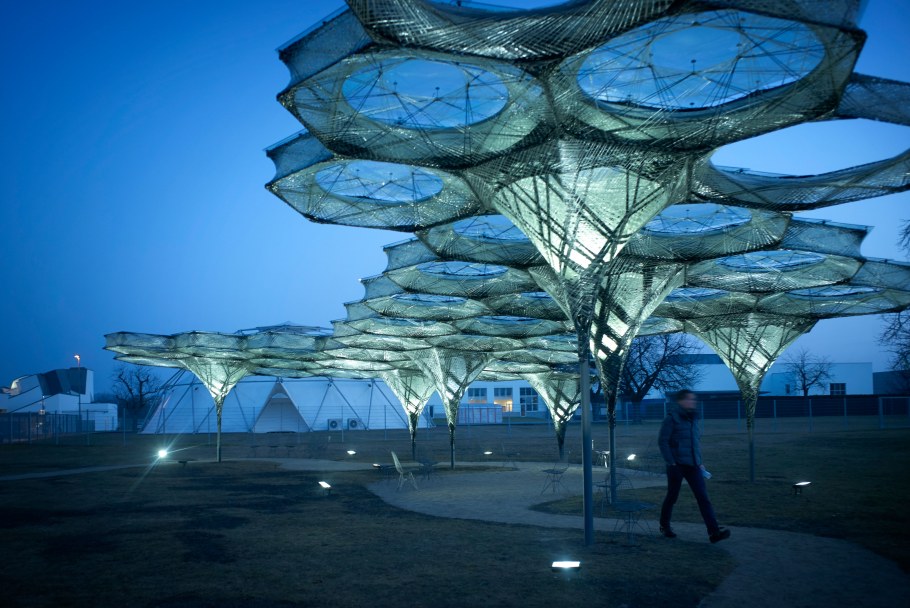 Бионическая башня лава Абу-Даби архитектура