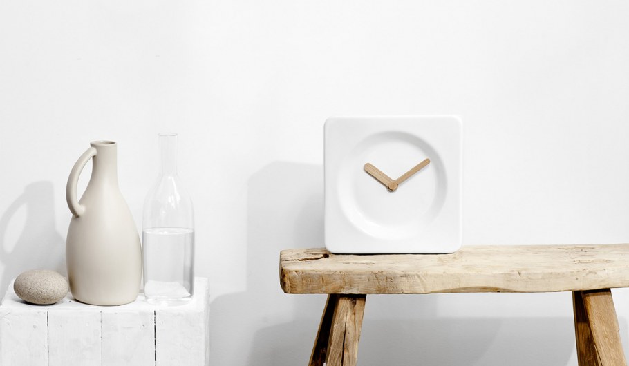 Минимализм предметы на столе