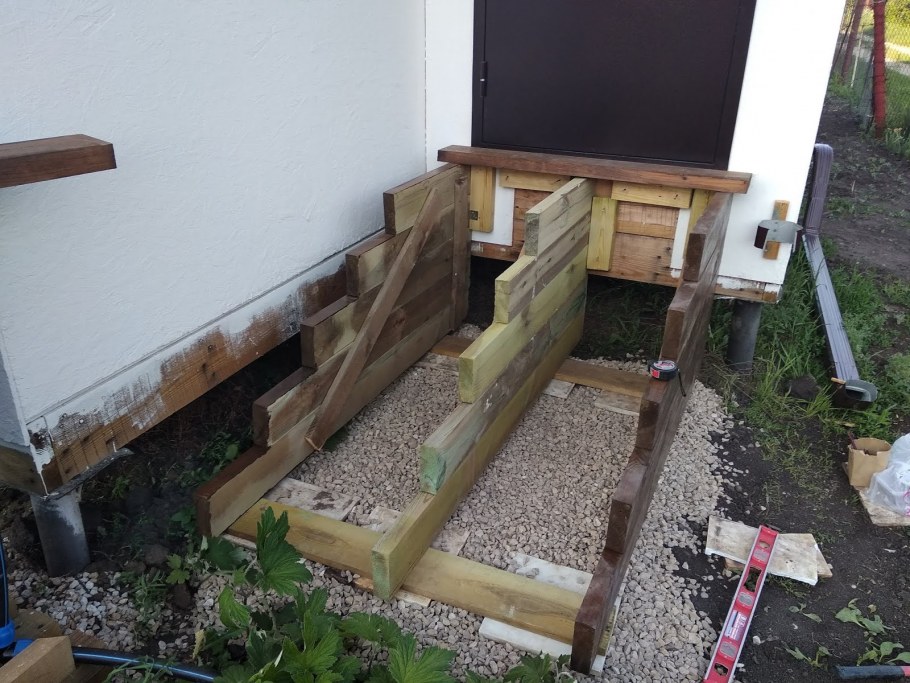 Устройство крыльца в каркасном доме