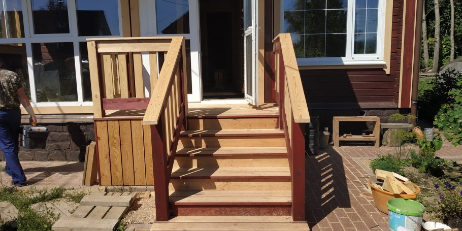 Монтаж крыльца