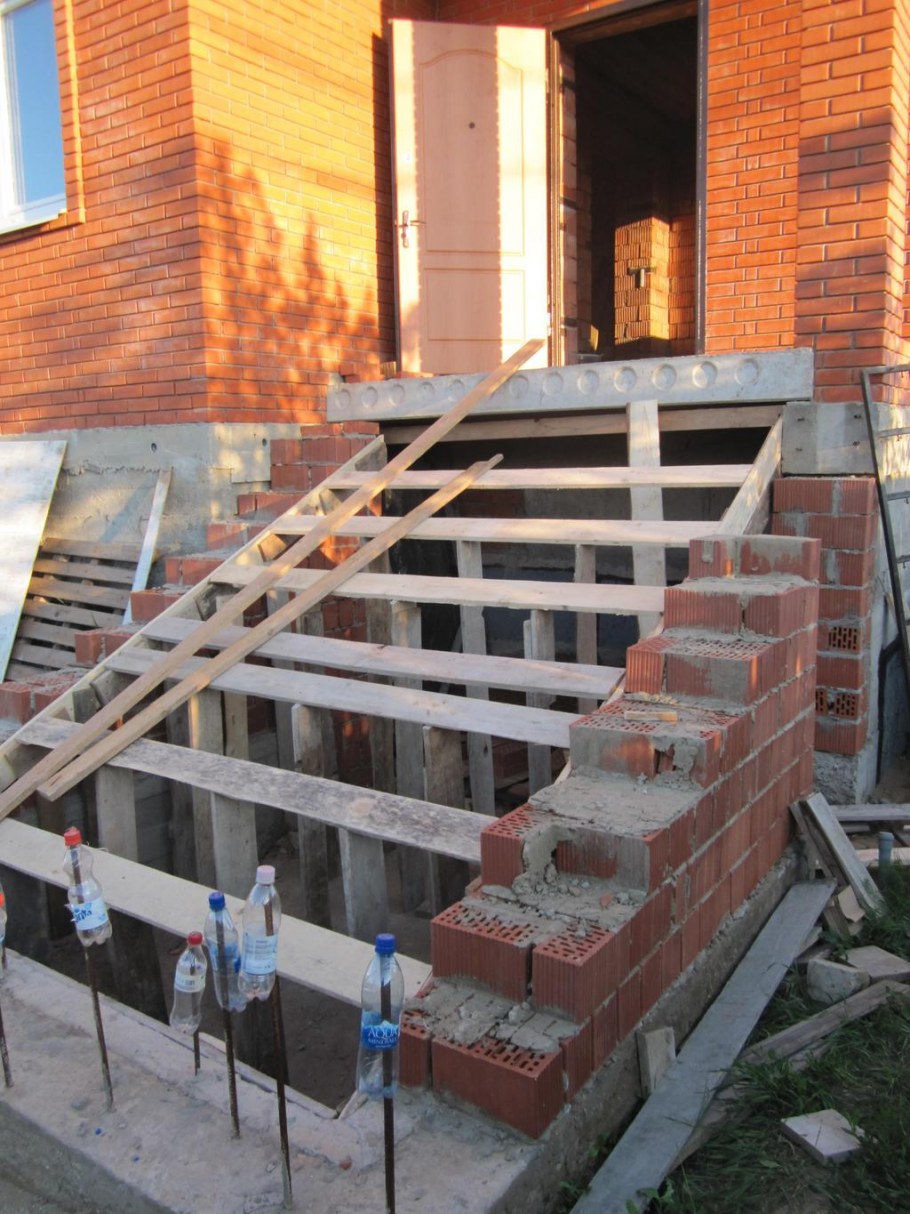 Монолитное крыльцо