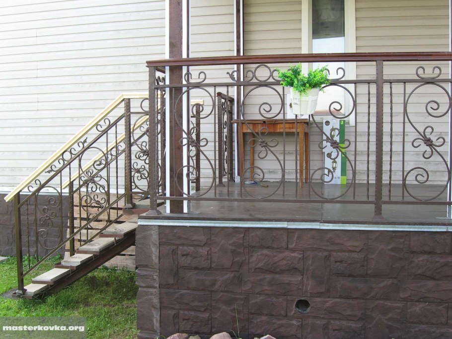Кованые балясины для перил на крыльцо
