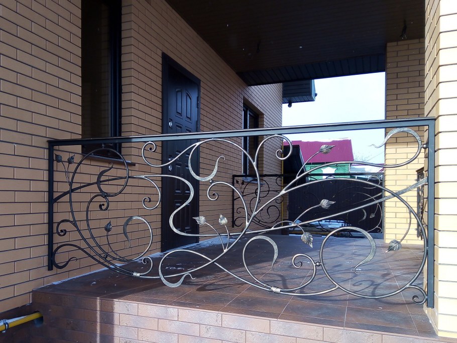 Веранда с ковкой