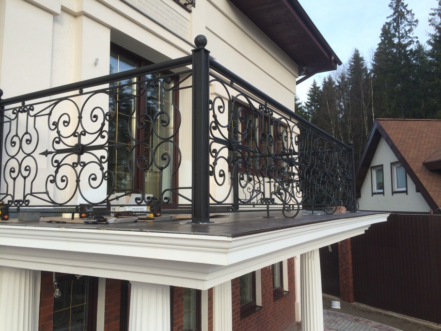 Кованые элементы для террасы