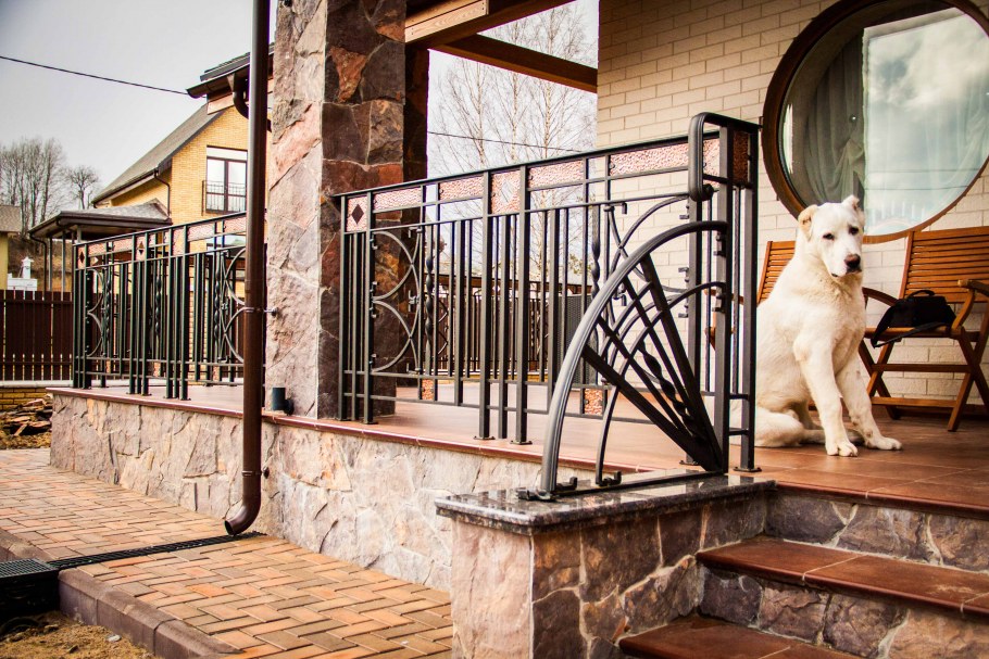 Кованая ограда террасы