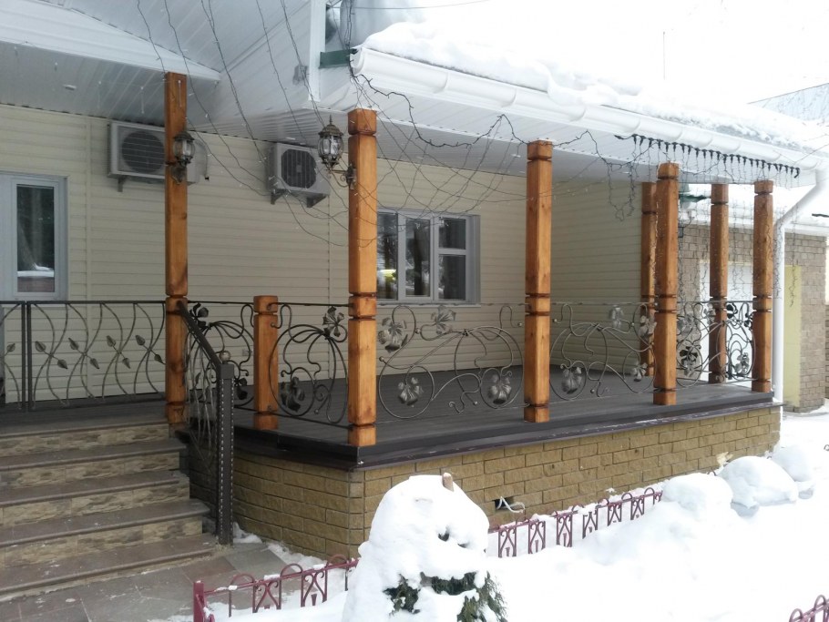 Кованная веранда к дому