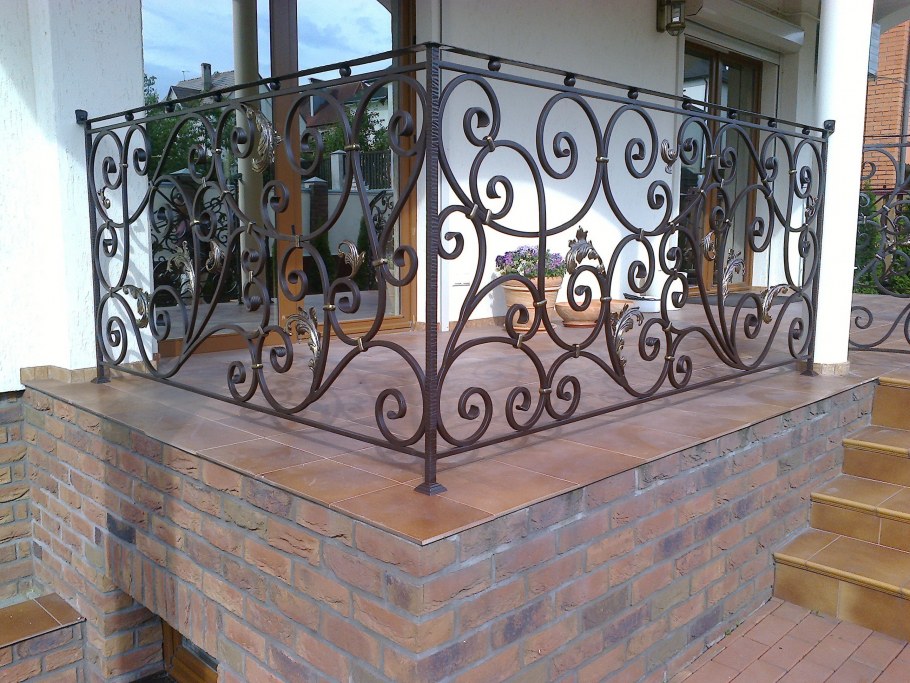 Кованые ограждения для террасы