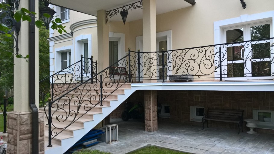 Ограждение террасы из металла