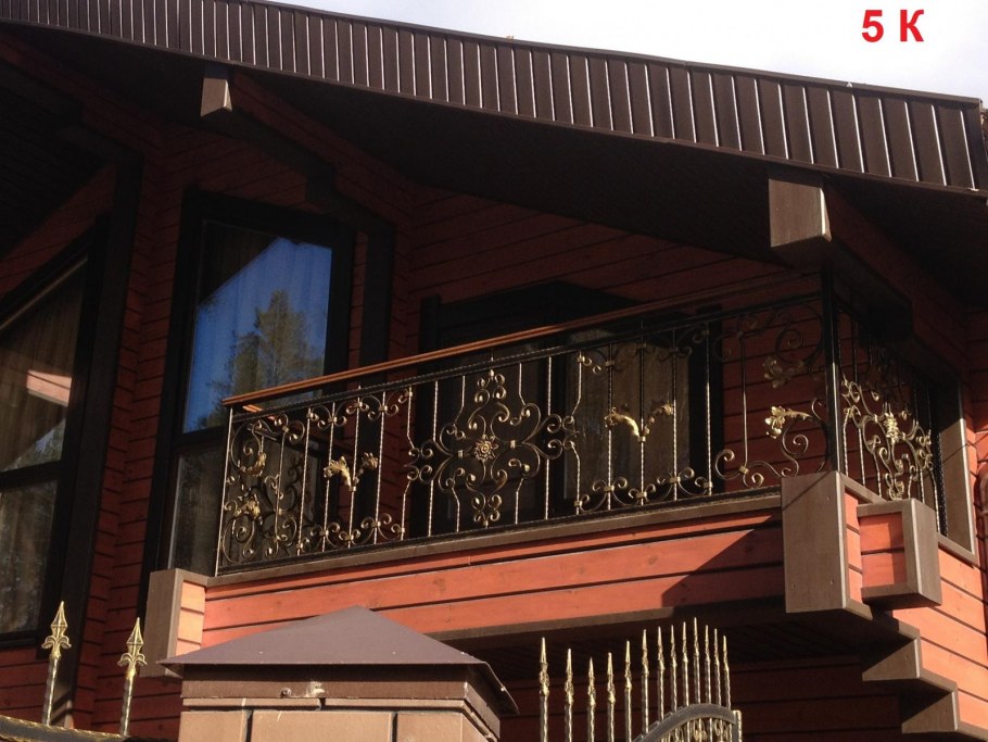 Красивые перила на балкон