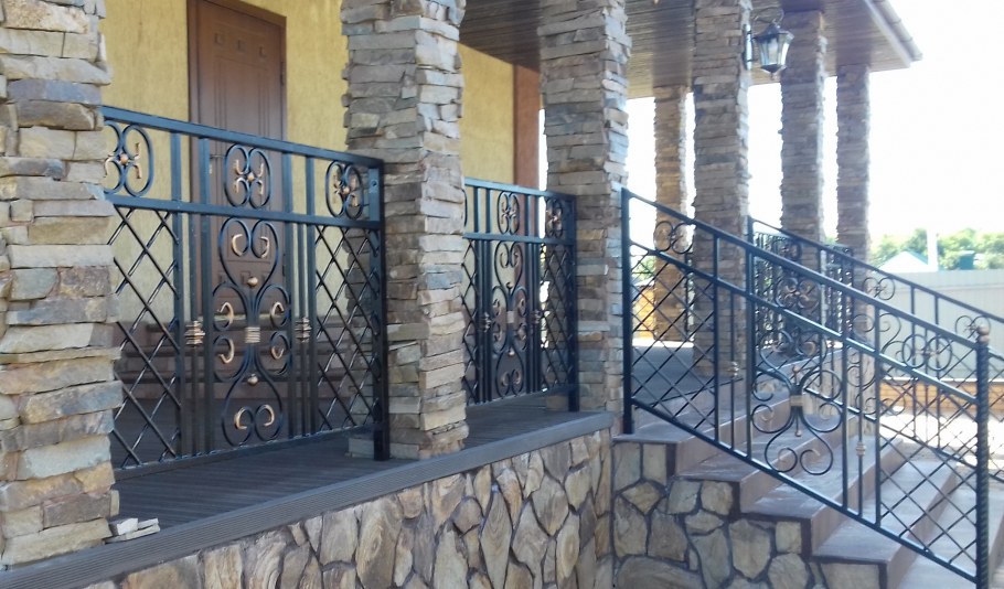 Кованые ограждения для террасы