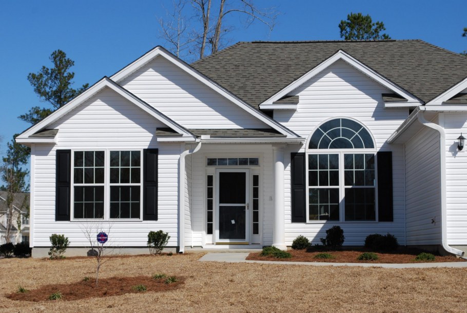 Красивый фасад из сайдинга