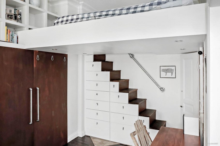 Антресоль в комнате