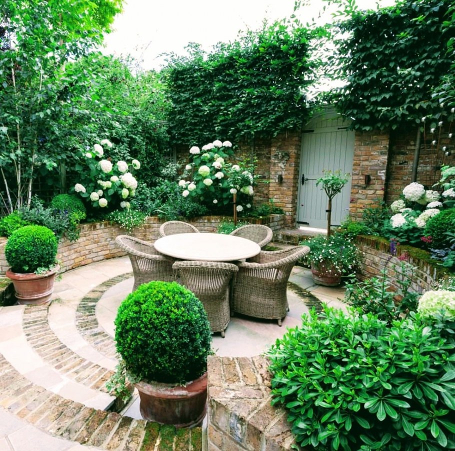 Ландшафт маленького сада